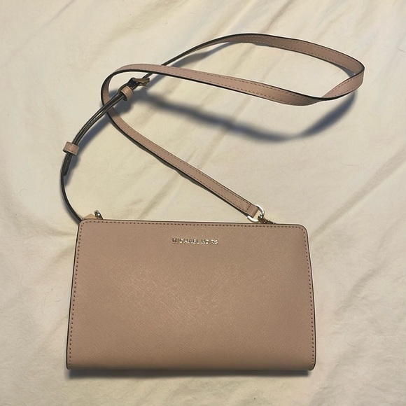 Michael Kors Crossbody Purse - Picture 1 of 3